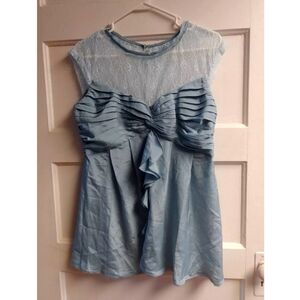 Sleeveless blouse w/lace top & flowy bottom